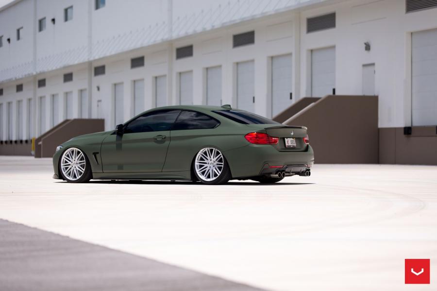  BMW M4 Coupe on Vossen Wheels (VFS4) 2017 года  (фото 22 из 46)